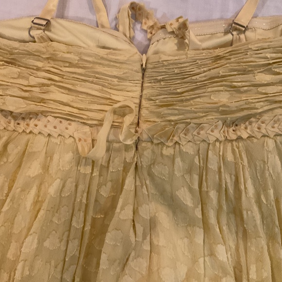 Vintage BCBG yellow dress - Picture 4 of 5